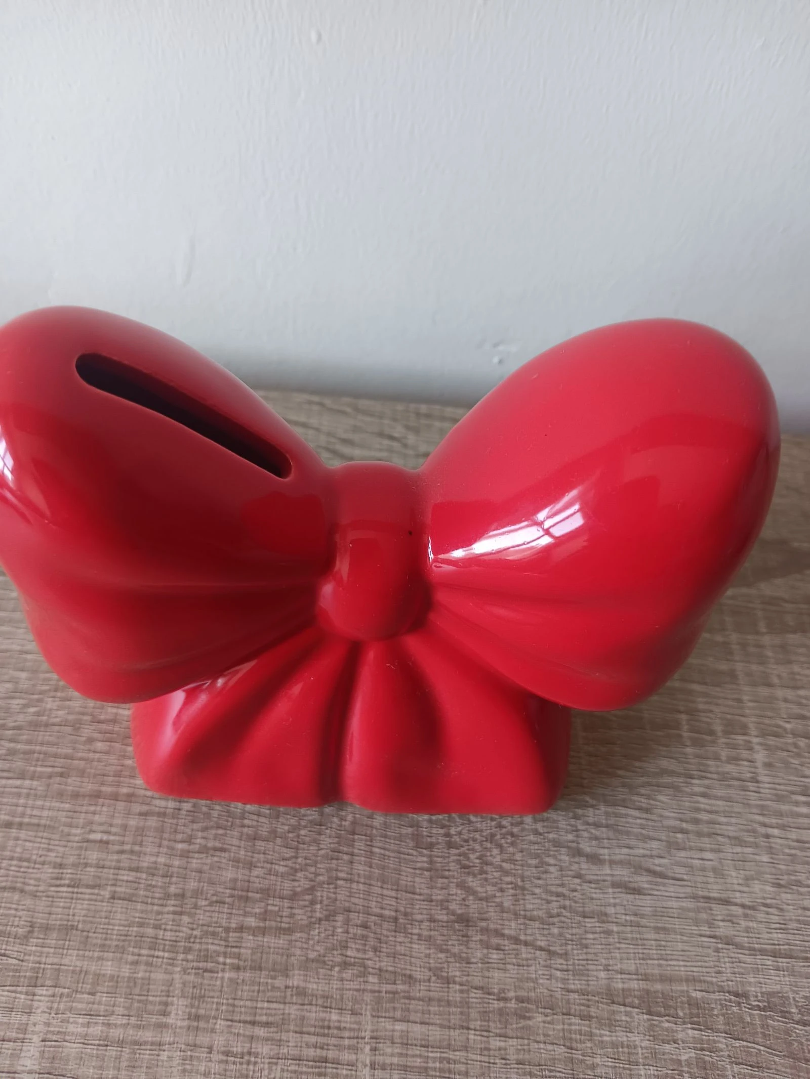 Cajita de ahorros nueva de cerámica roja. 12.4x6.2x10.2 cm – photo 2